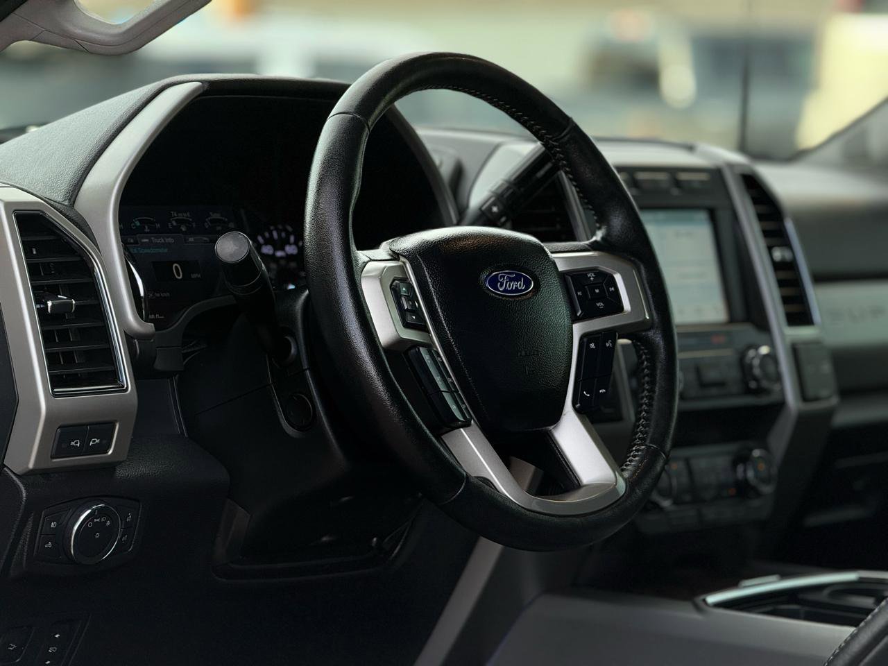 Used 2019 Ford F250 Lariat w/ Lariat Ultimate Package AWD/4WD image 11