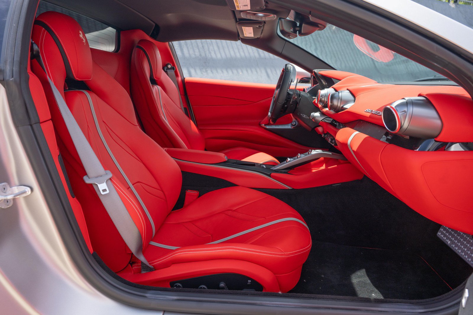 Used 2022 Ferrari 812 GTS RWD image 50