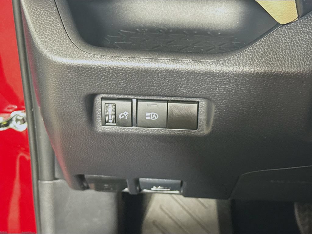 Used 2025 Toyota RAV4 XLE FWD image 11