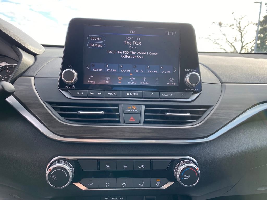 Used 2024 Nissan Altima 2.5 SV image 25