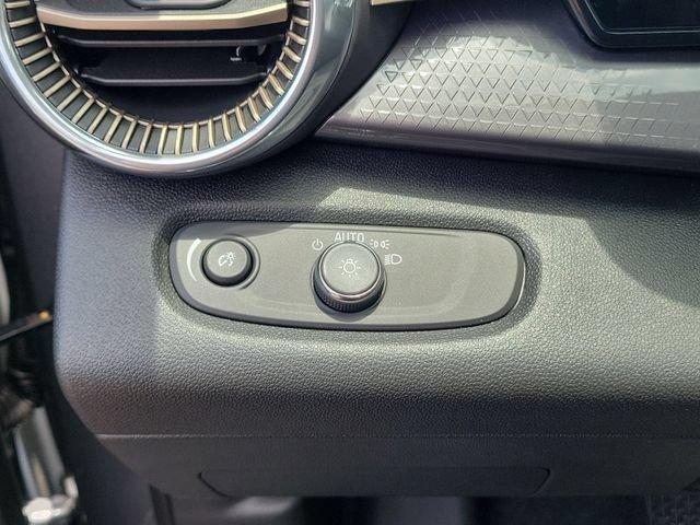 Certified 2025 Chevrolet Trax ACTIV w/ Driver Confidence Package FWD image 22