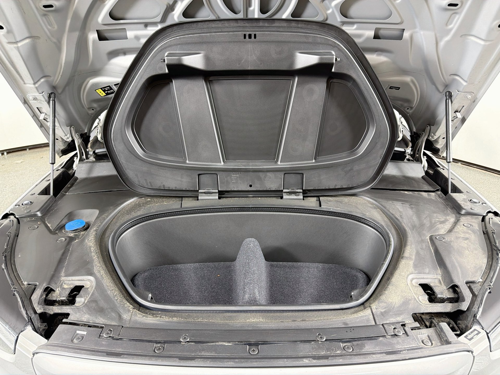 Certified 2023 Volvo C40 Recharge Core AWD/4WD image 32