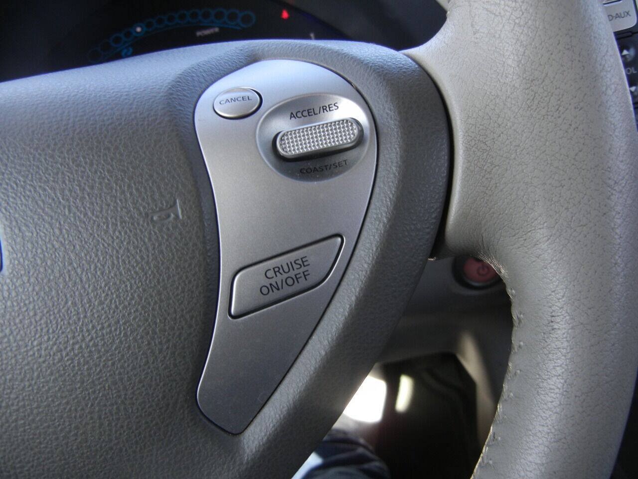 Used 2012 Nissan Leaf SL w/ Protection Pkg FWD image 68