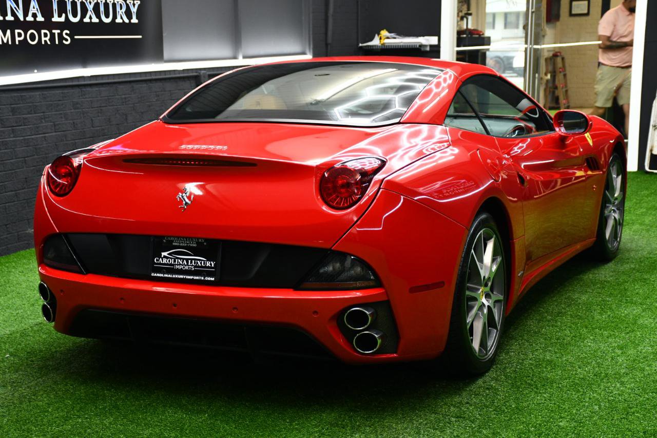 Used 2014 Ferrari California RWD image 55