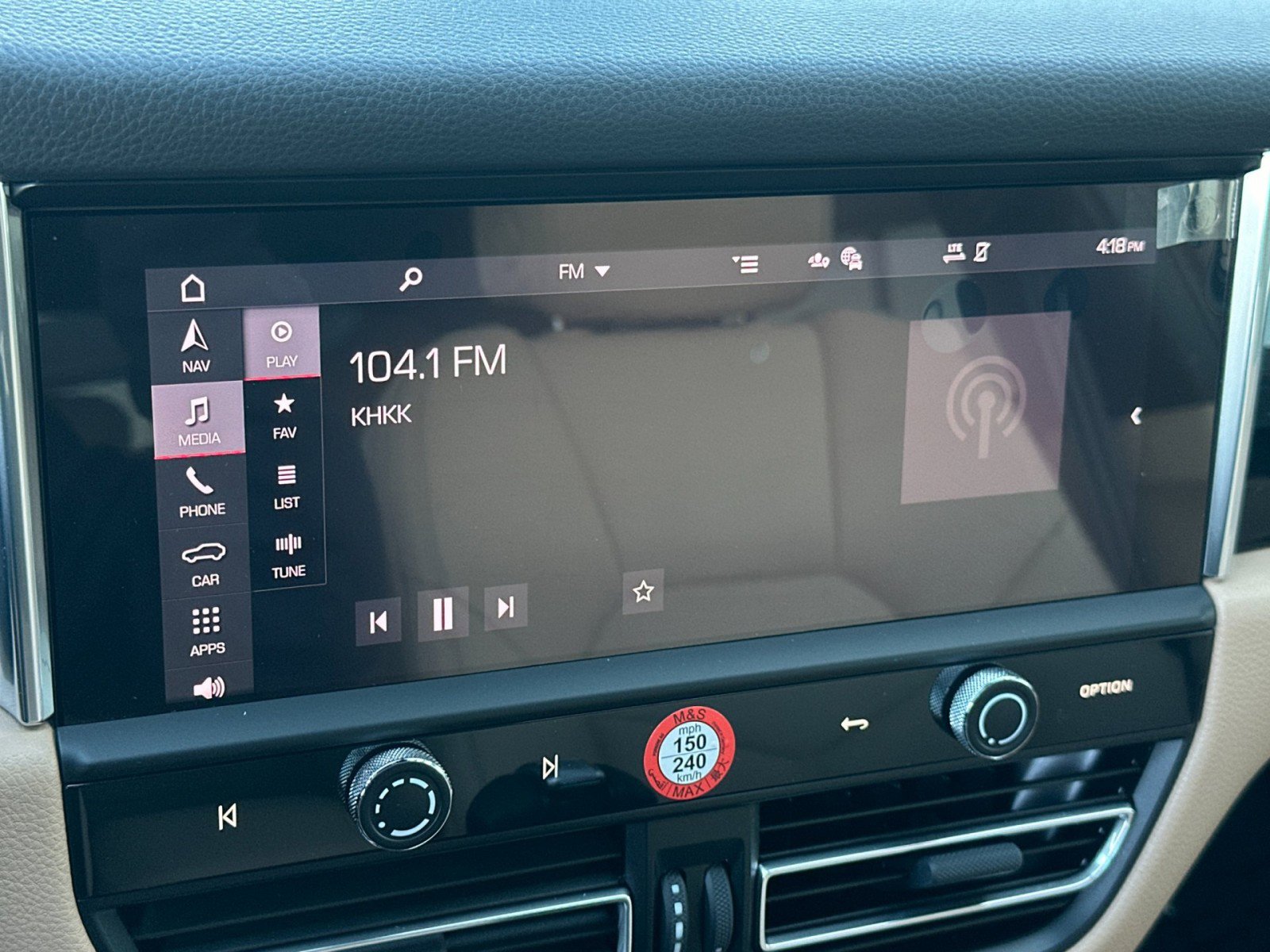 Used 2025 Porsche Macan image 18