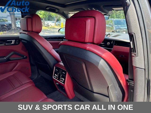 Used 2022 Porsche Cayenne AWD/4WD image 24