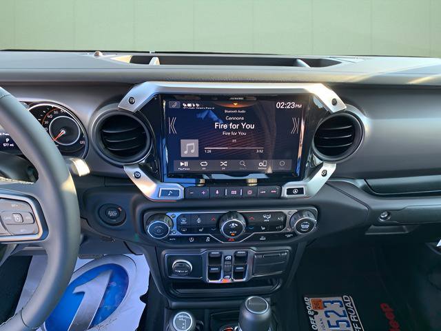 Used 2023 Jeep Gladiator Willys image 42