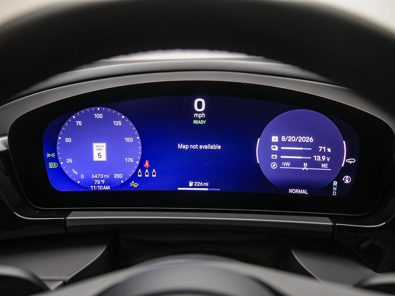 Certified 2025 Porsche Macan 4S Electric AWD/4WD image 28