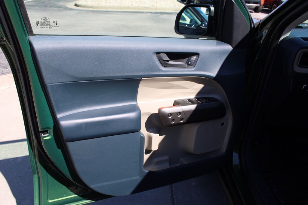 Used 2025 Ford Maverick Lariat image 18