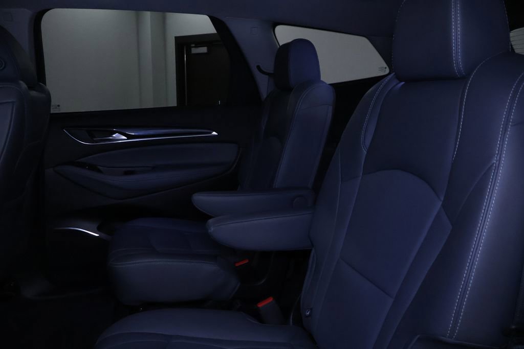 Used 2020 Buick Enclave Premium w/ Sun and Sites Package image 15