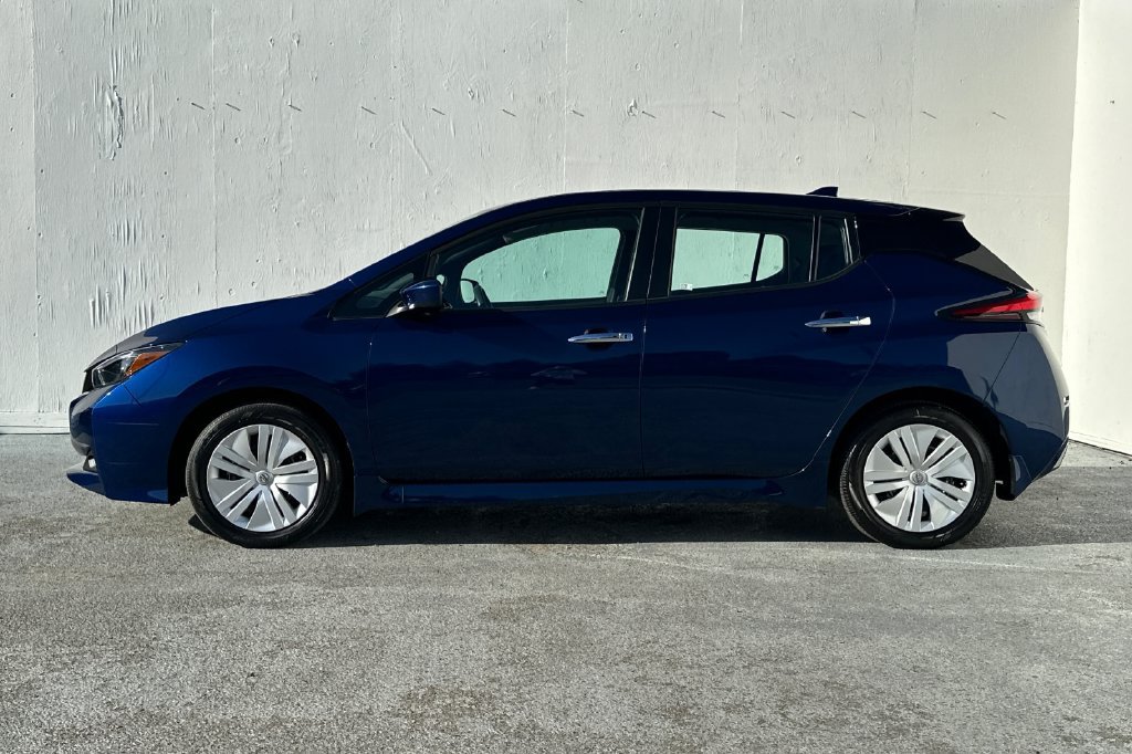 Used 2025 Nissan Leaf S FWD image 6