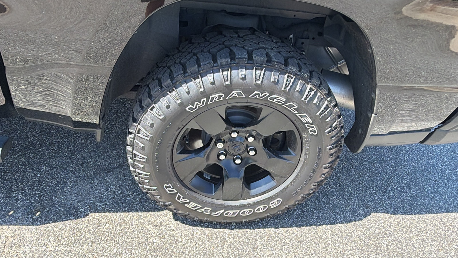 Used 2025 RAM 1500 Warlock AWD/4WD image 12