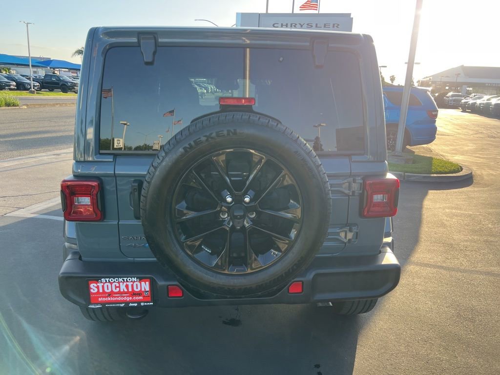 Used 2025 Jeep Wrangler Unlimited Sahara AWD/4WD image 18