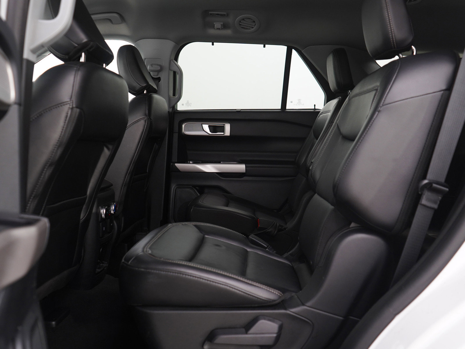 Used 2023 Ford Explorer Limited image 18