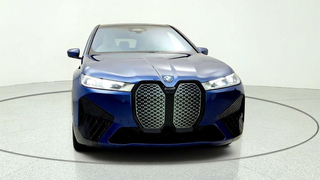 Used 2025 BMW iX xDrive50 w/ Sport Package AWD/4WD image 2