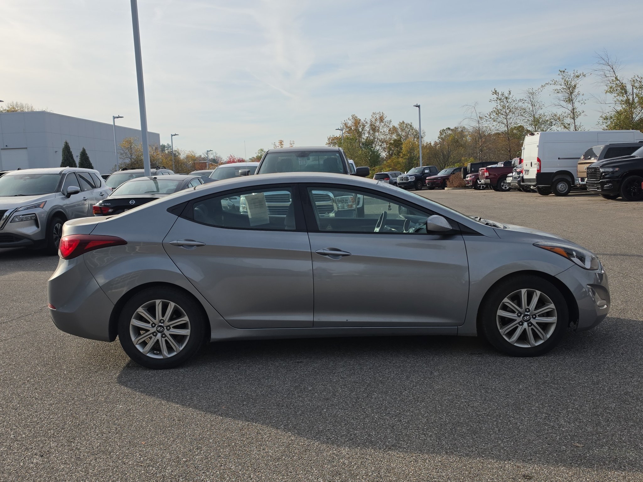 Used 2015 Hyundai Elantra SE w/ Option Group 02 FWD image 8
