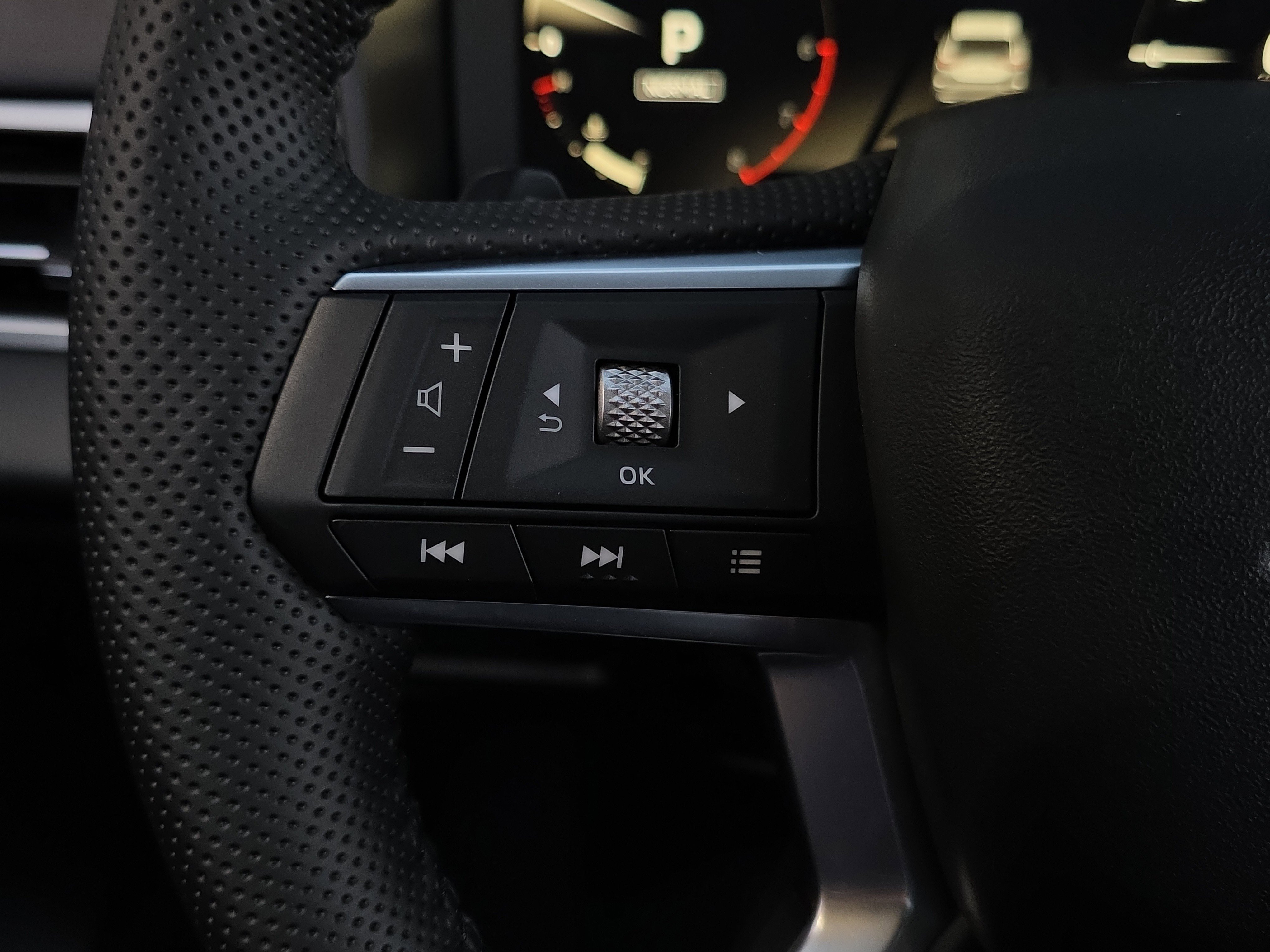 New 2025 Mitsubishi Outlander SE image 14