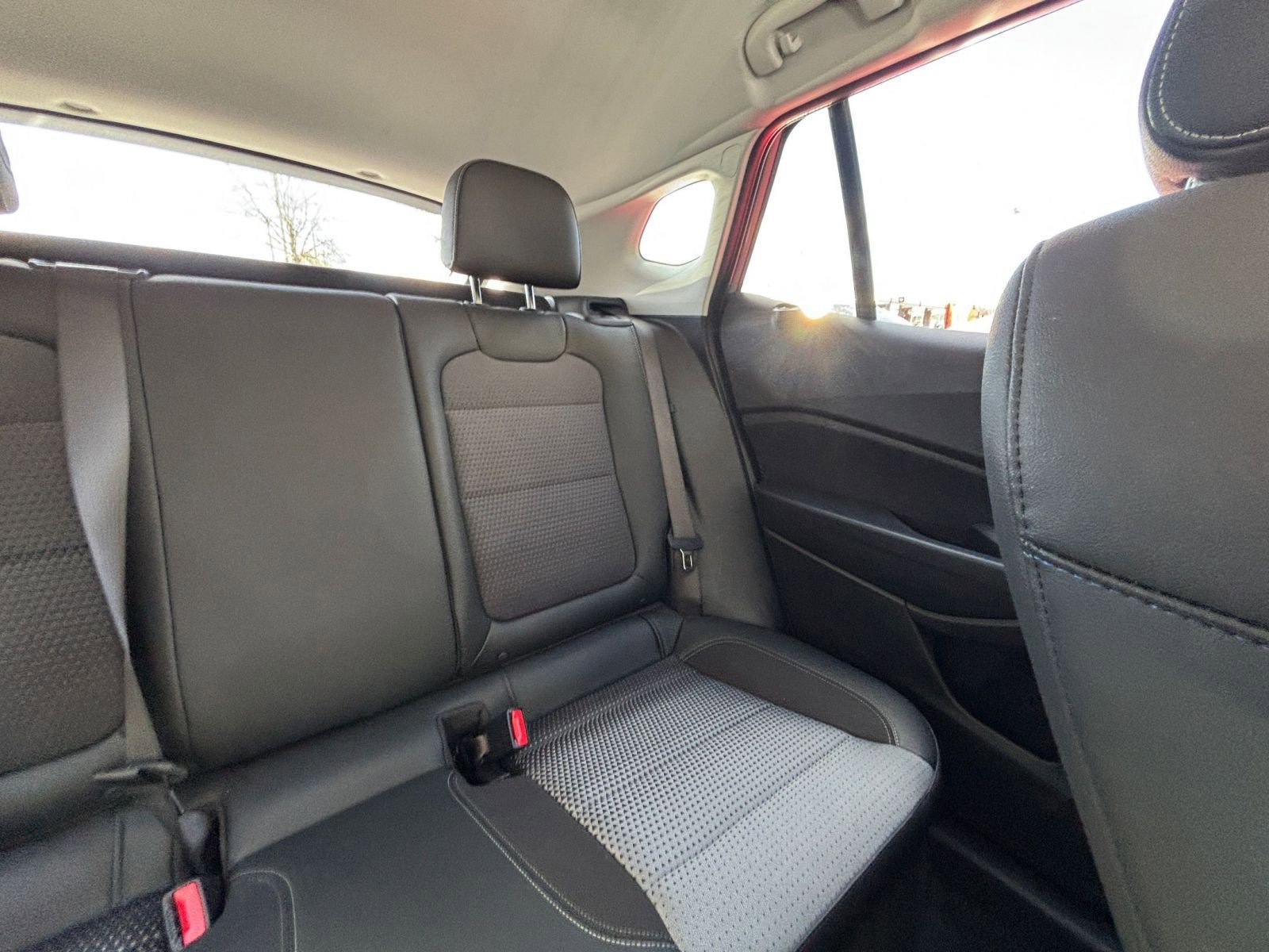 Used 2025 Chevrolet Trax LT w/ LT Convenience Package image 38