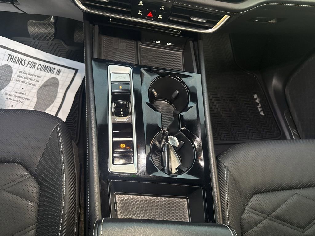 Used 2024 Volkswagen Atlas Cross Sport SE w/ Black Wheel Package image 20