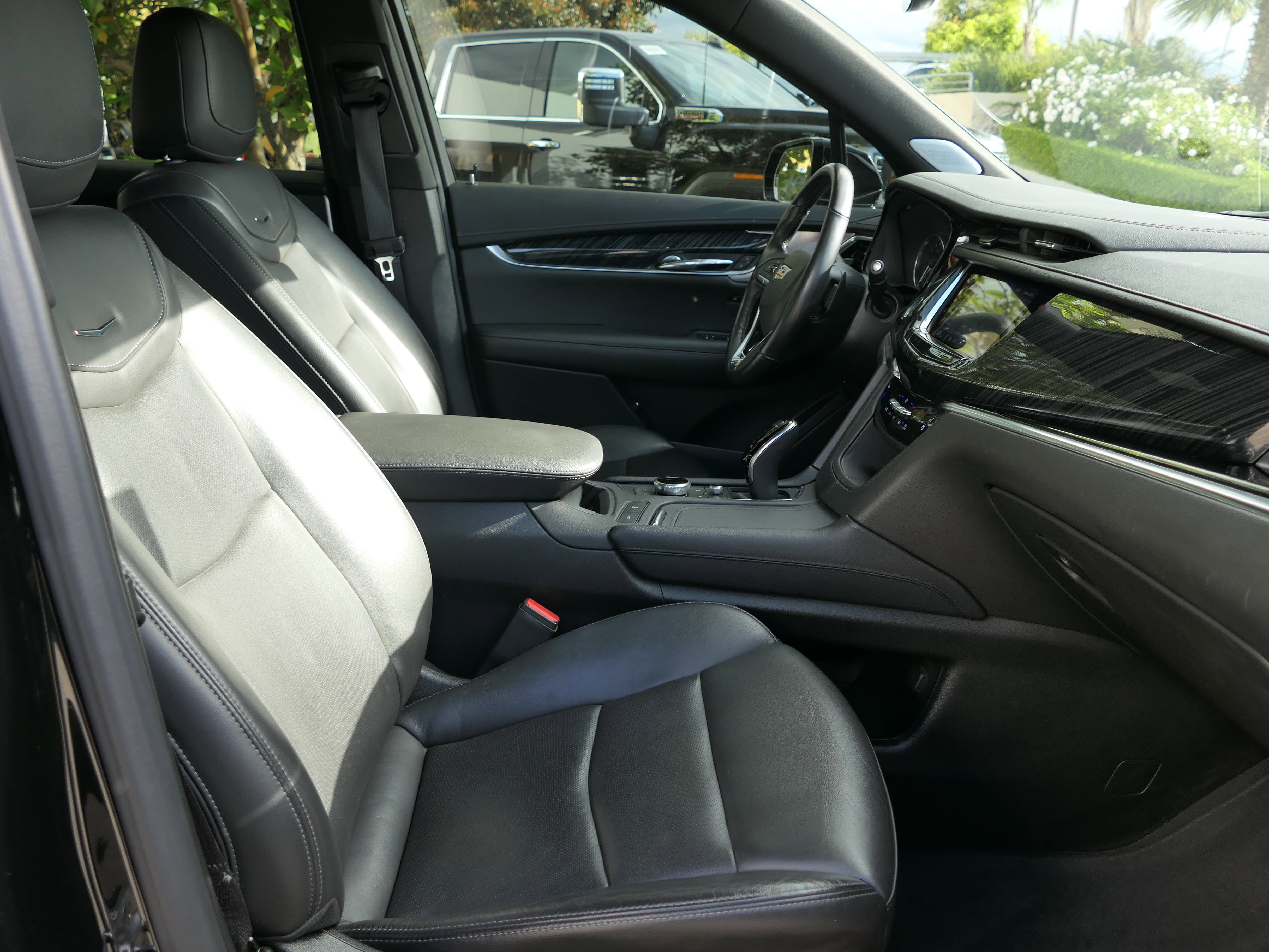 Certified 2024 Cadillac XT6 Premium Luxury FWD image 28