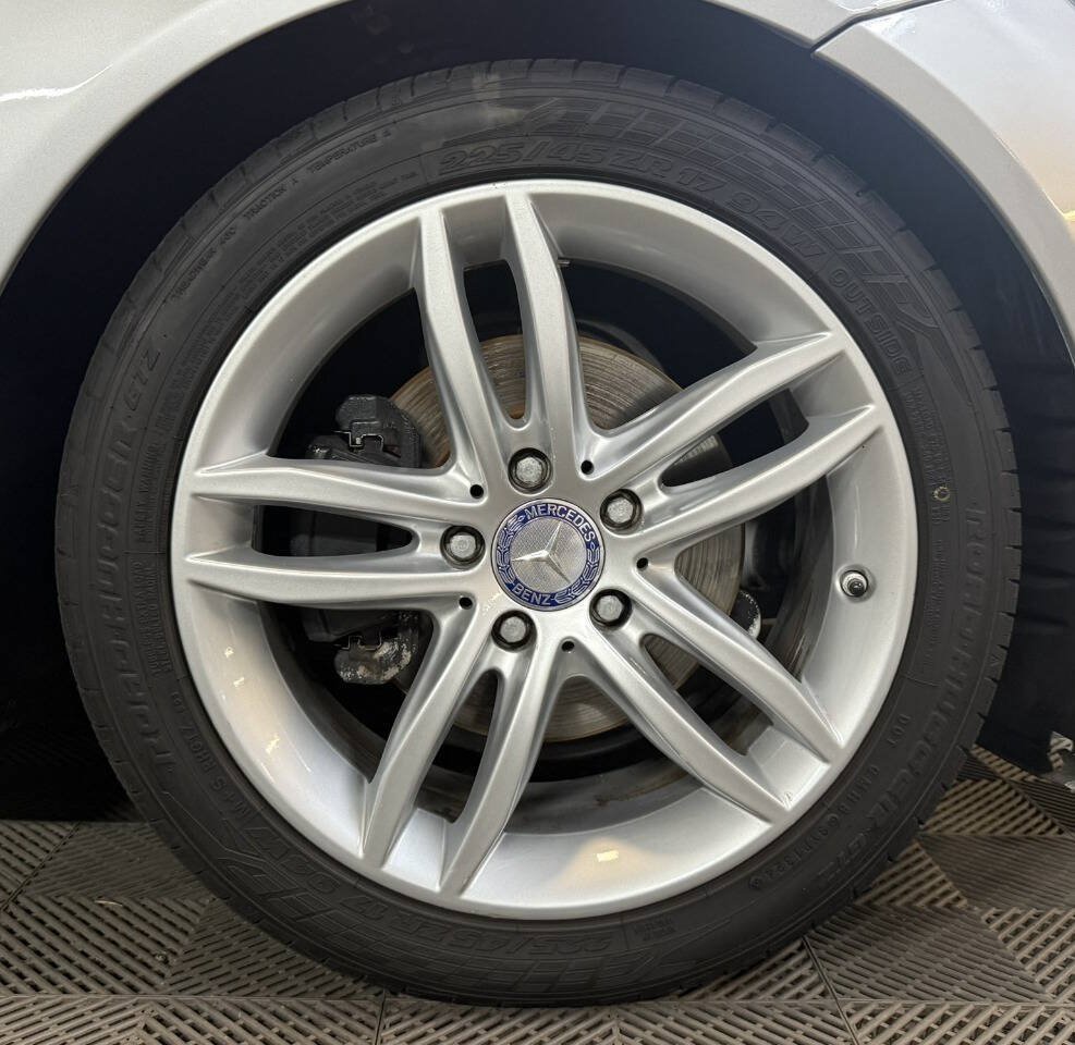 Used 2013 Mercedes-Benz C 250 Sedan image 19