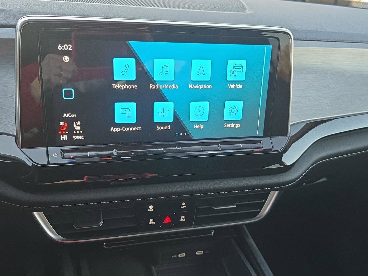 Used 2024 Volkswagen Atlas Cross Sport SE image 19