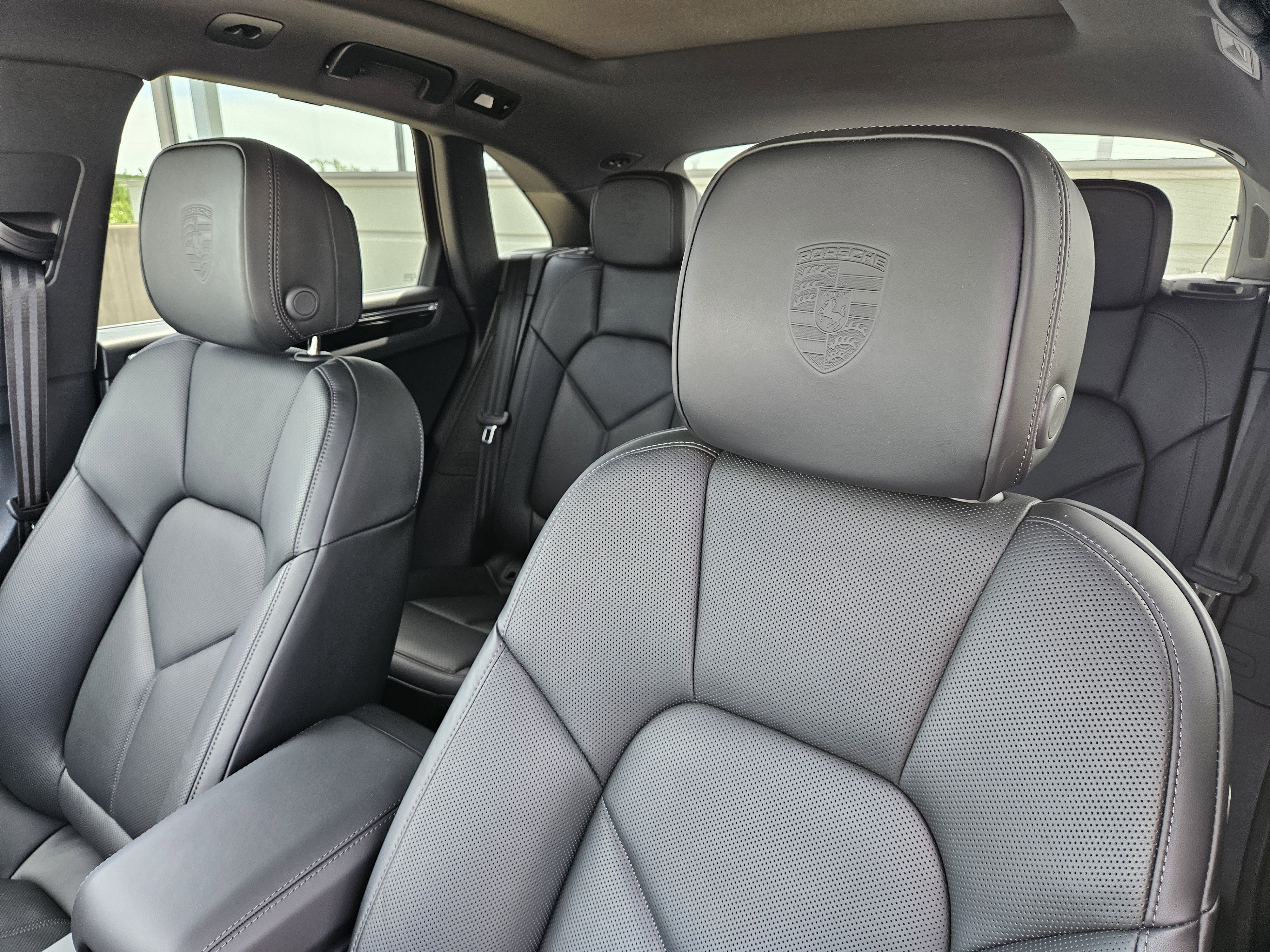 Certified 2026 Porsche Macan image 6