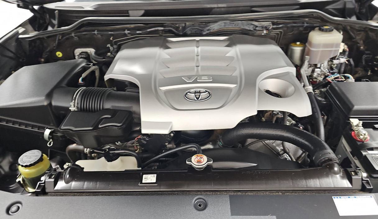 Used 2018 Toyota Land Cruiser w/ Carpet Mat Package AWD/4WD image 13