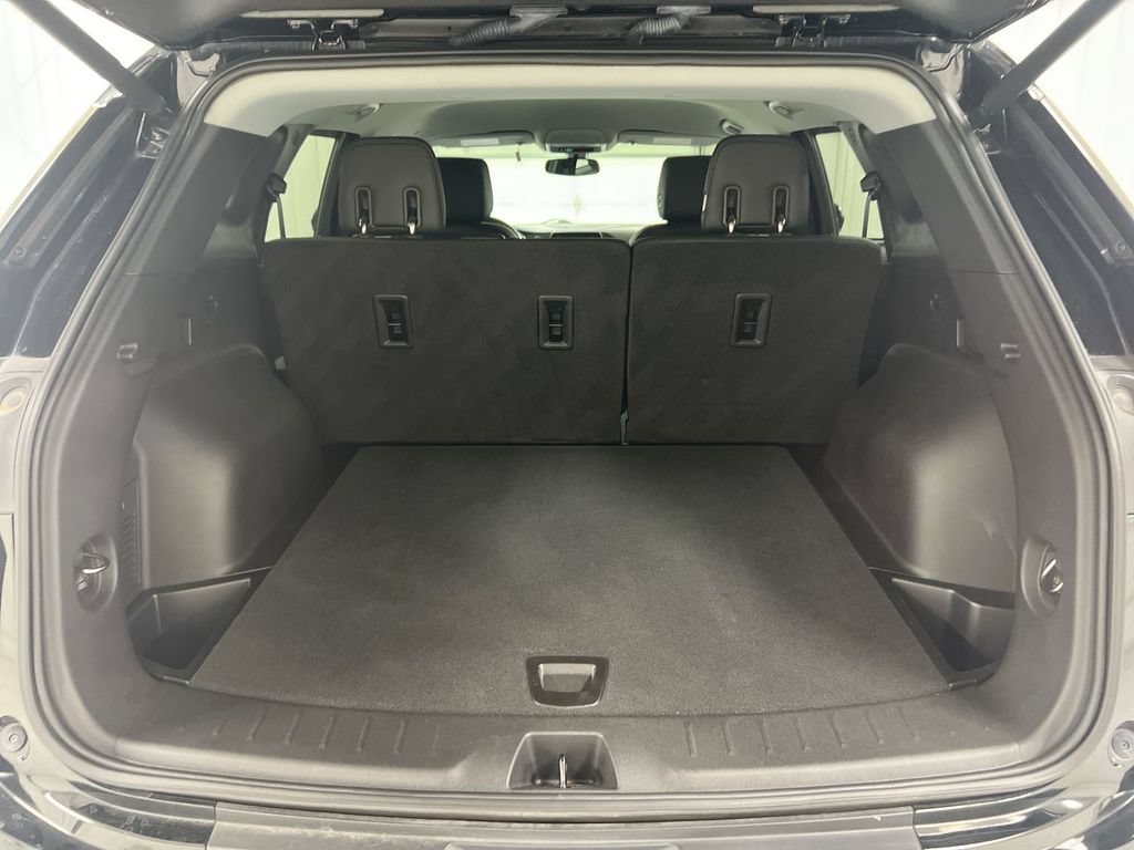 Used 2019 Chevrolet Blazer LT FWD image 23