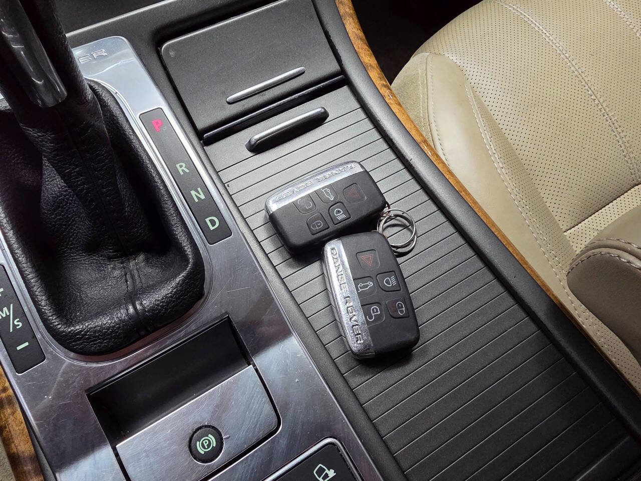 Used 2012 Land Rover Range Rover Sport HSE LUX image 28