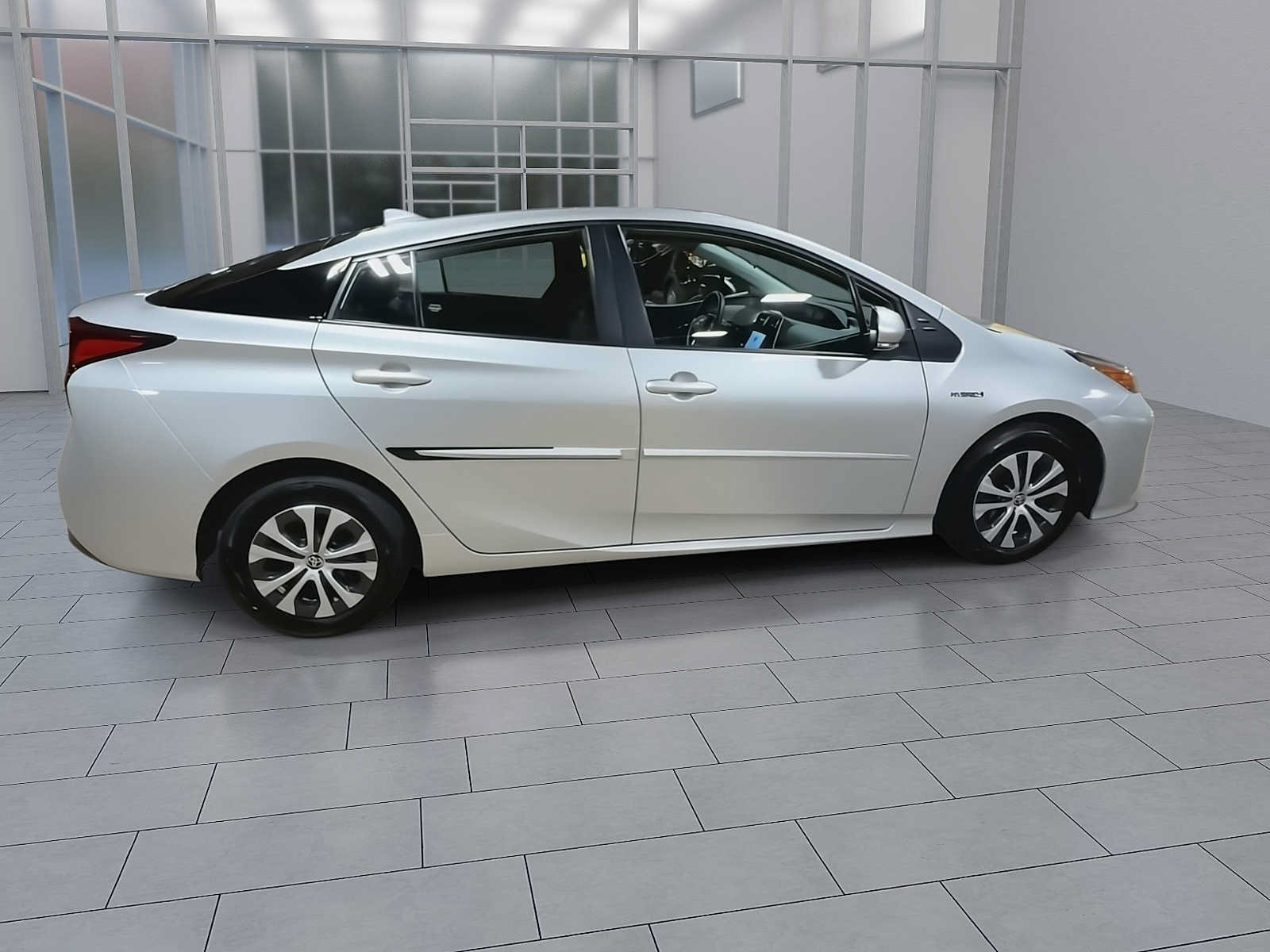 Used 2022 Toyota Prius LE AWD/4WD image 9
