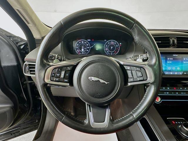 Used 2020 Jaguar F-PACE Checkered Flag image 12