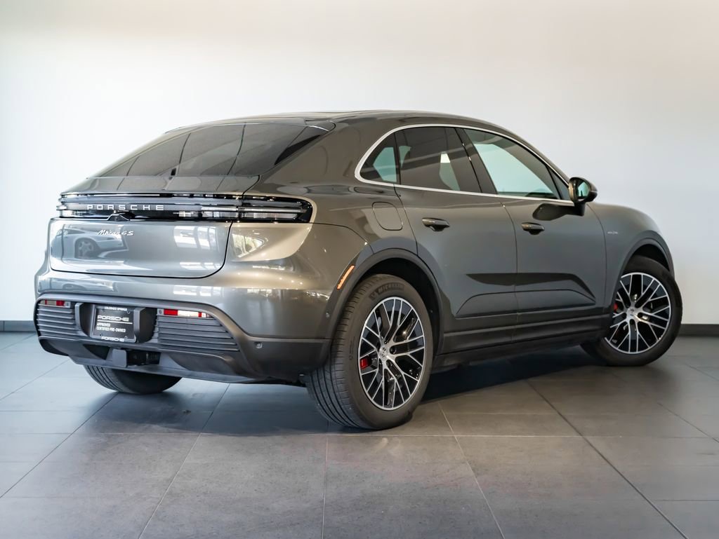 Certified 2025 Porsche Macan 4S Electric AWD/4WD image 7