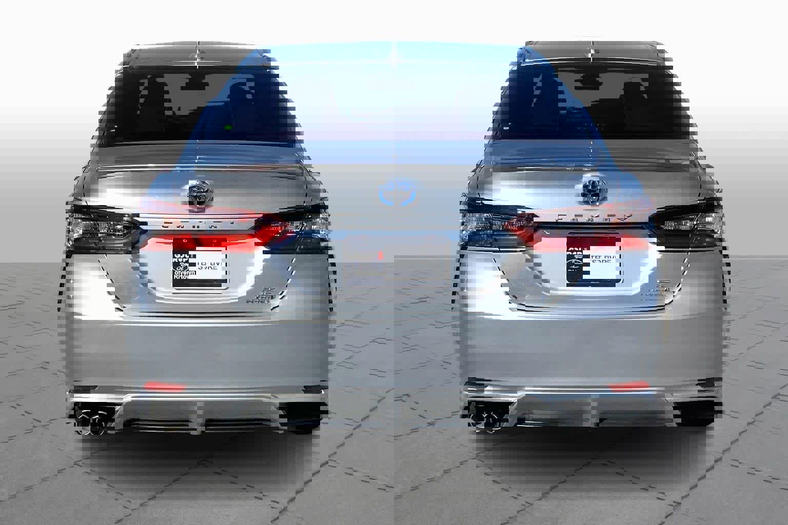 Used 2023 Toyota Camry SE image 5