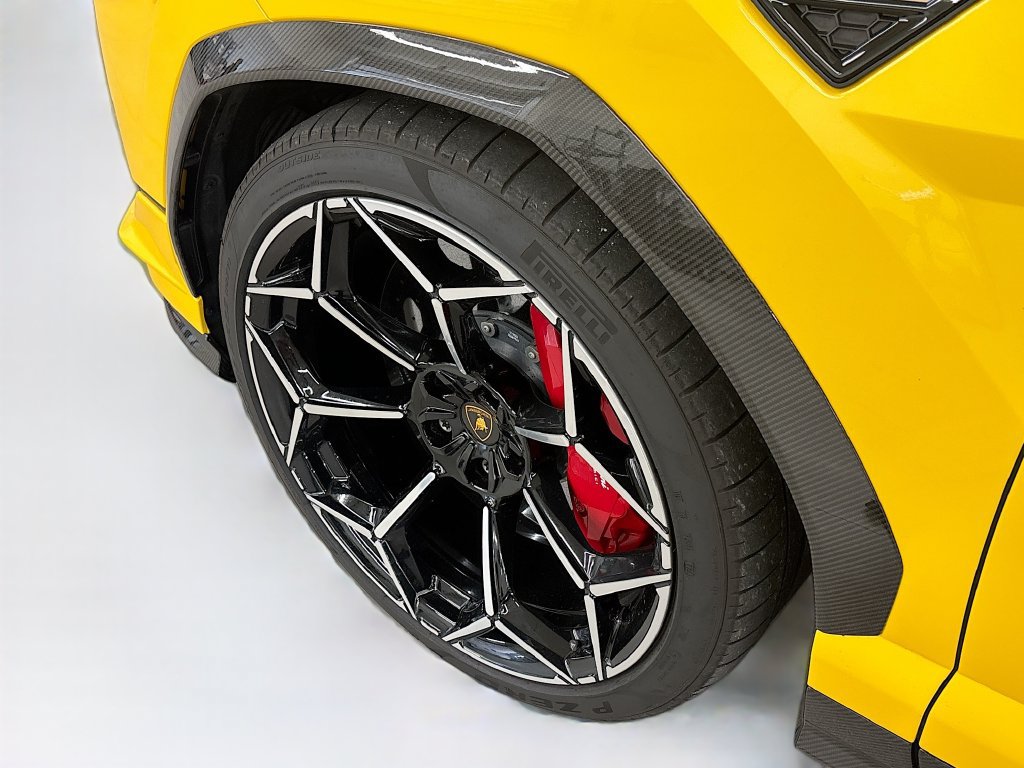 Used 2024 Lamborghini Urus Performante AWD/4WD image 30