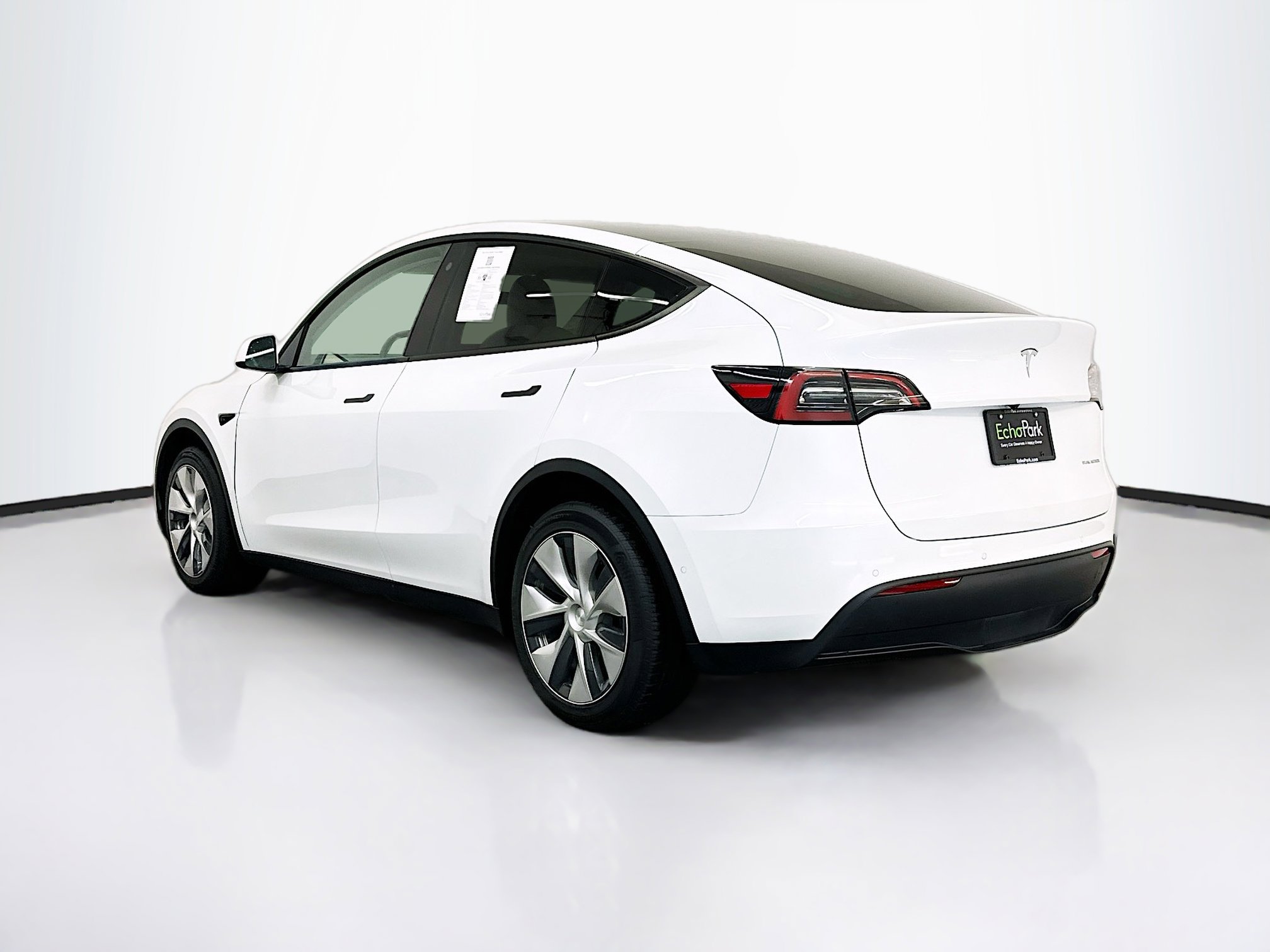 Used 2022 Tesla Model Y Long Range AWD/4WD image 5