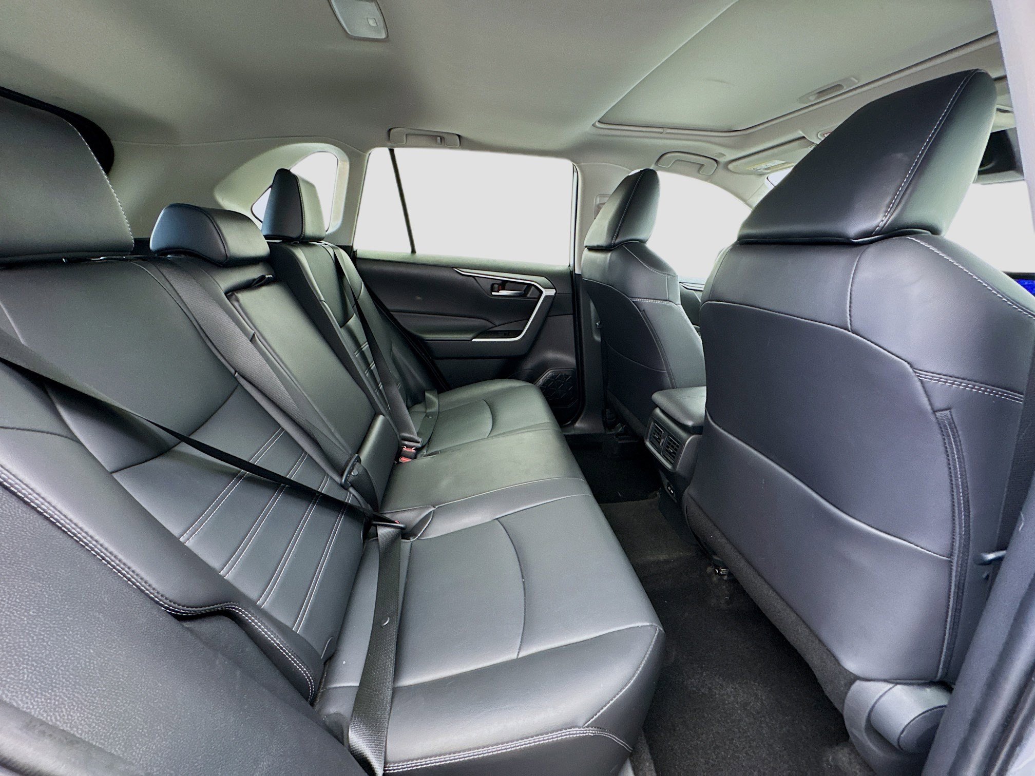 Used 2024 Toyota RAV4 XLE Premium image 19