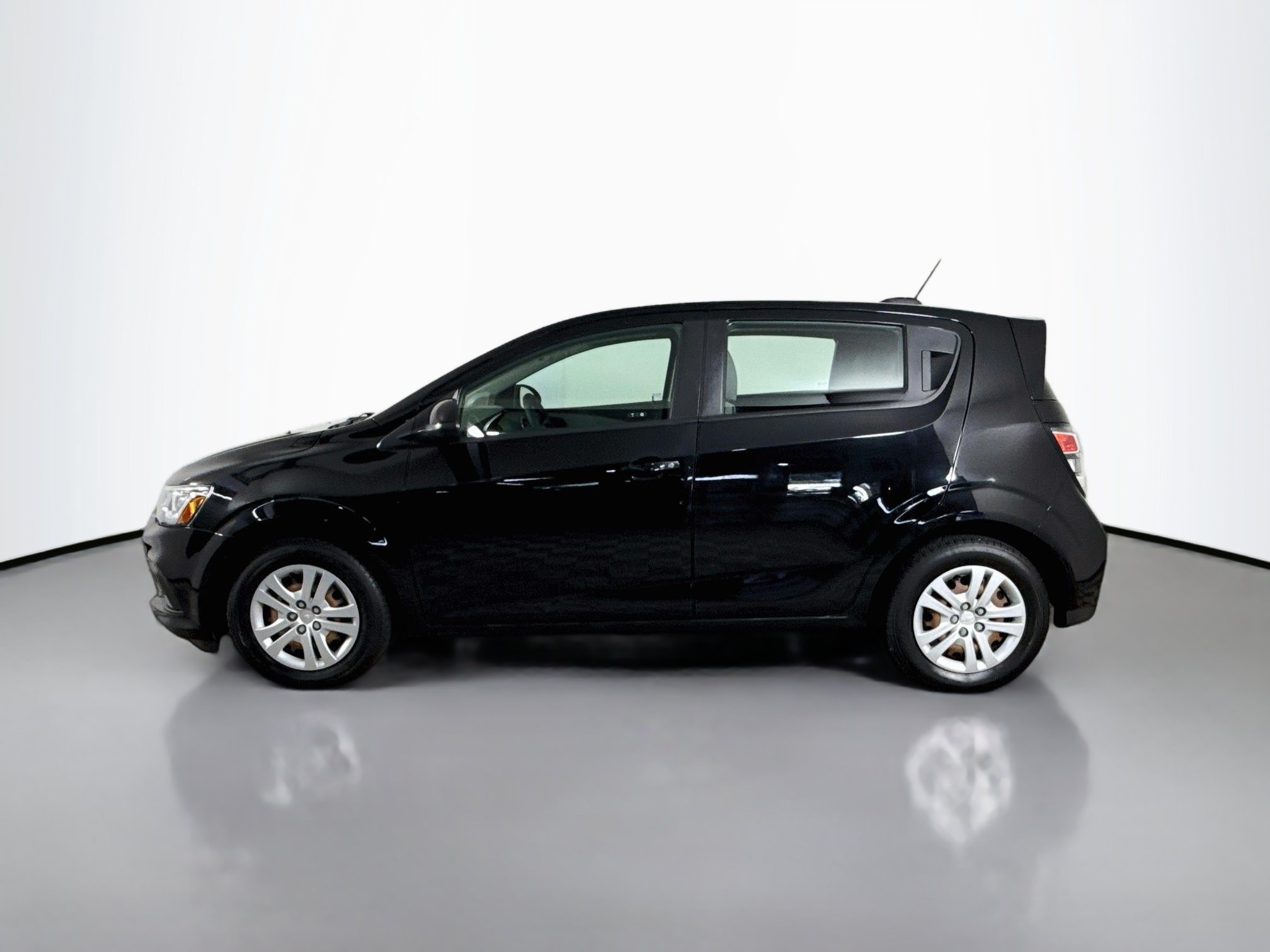 Used 2020 Chevrolet Sonic LT FWD image 6