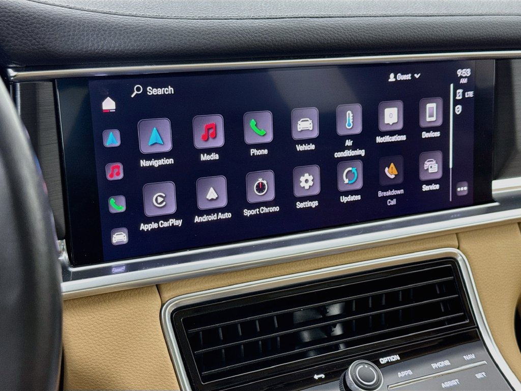 Certified 2023 Porsche Panamera image 18
