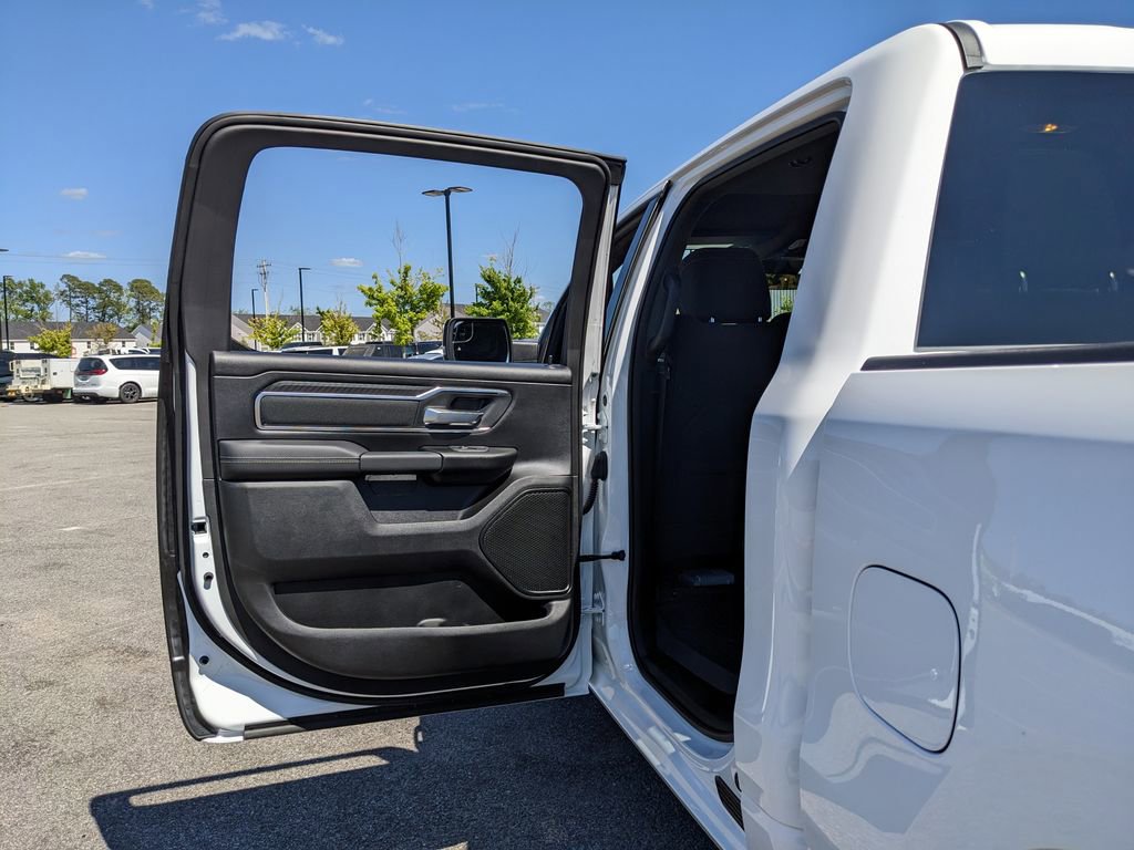 New 2026 RAM 1500 4x4 Crew Cab image 48