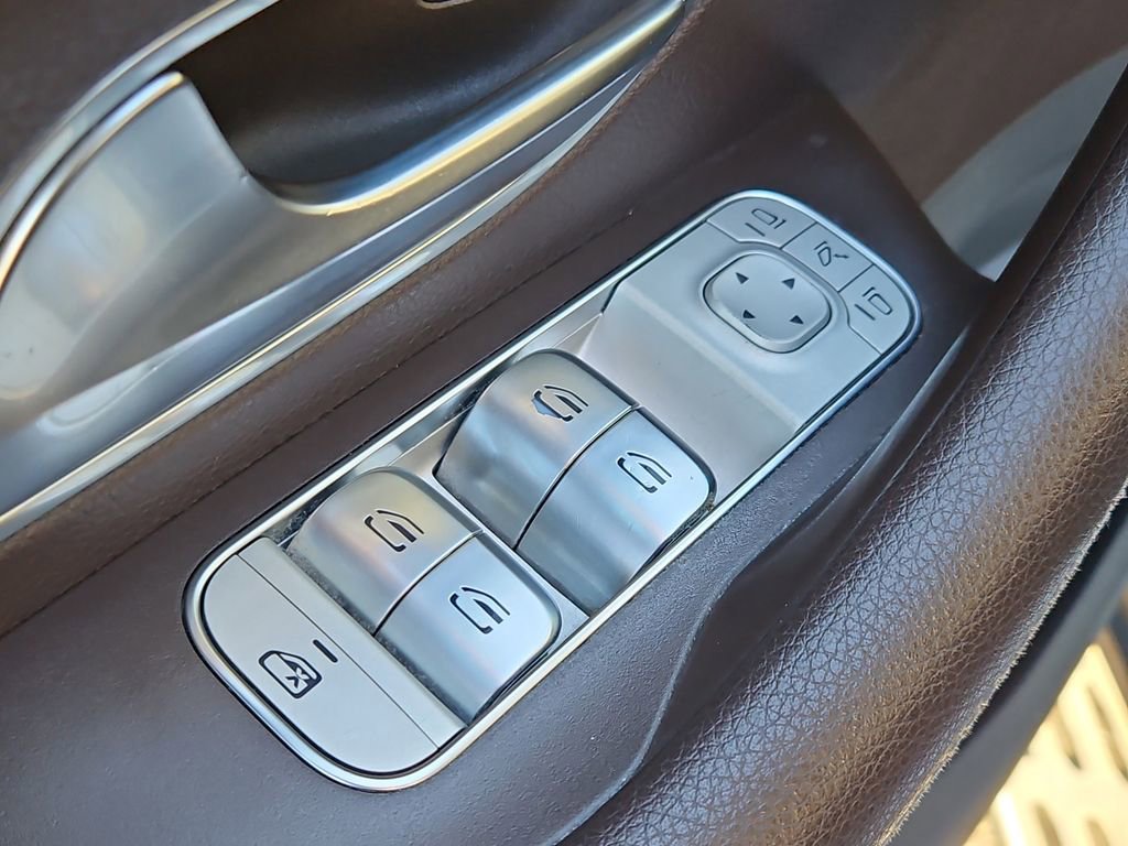 Used 2020 Mercedes-Benz GLE 450 4MATIC w/ Premium Package image 32