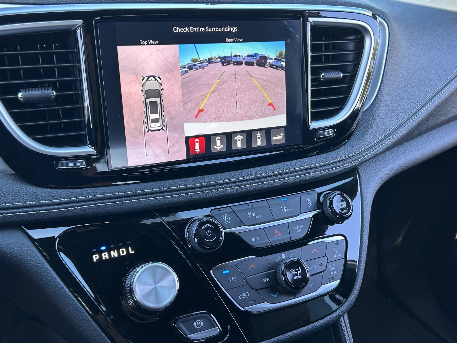New 2026 Chrysler Pacifica Limited w/ S Appearance Package FWD image 22