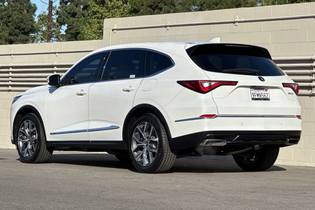Certified 2023 Acura MDX FWD w/ Technology Package image 3