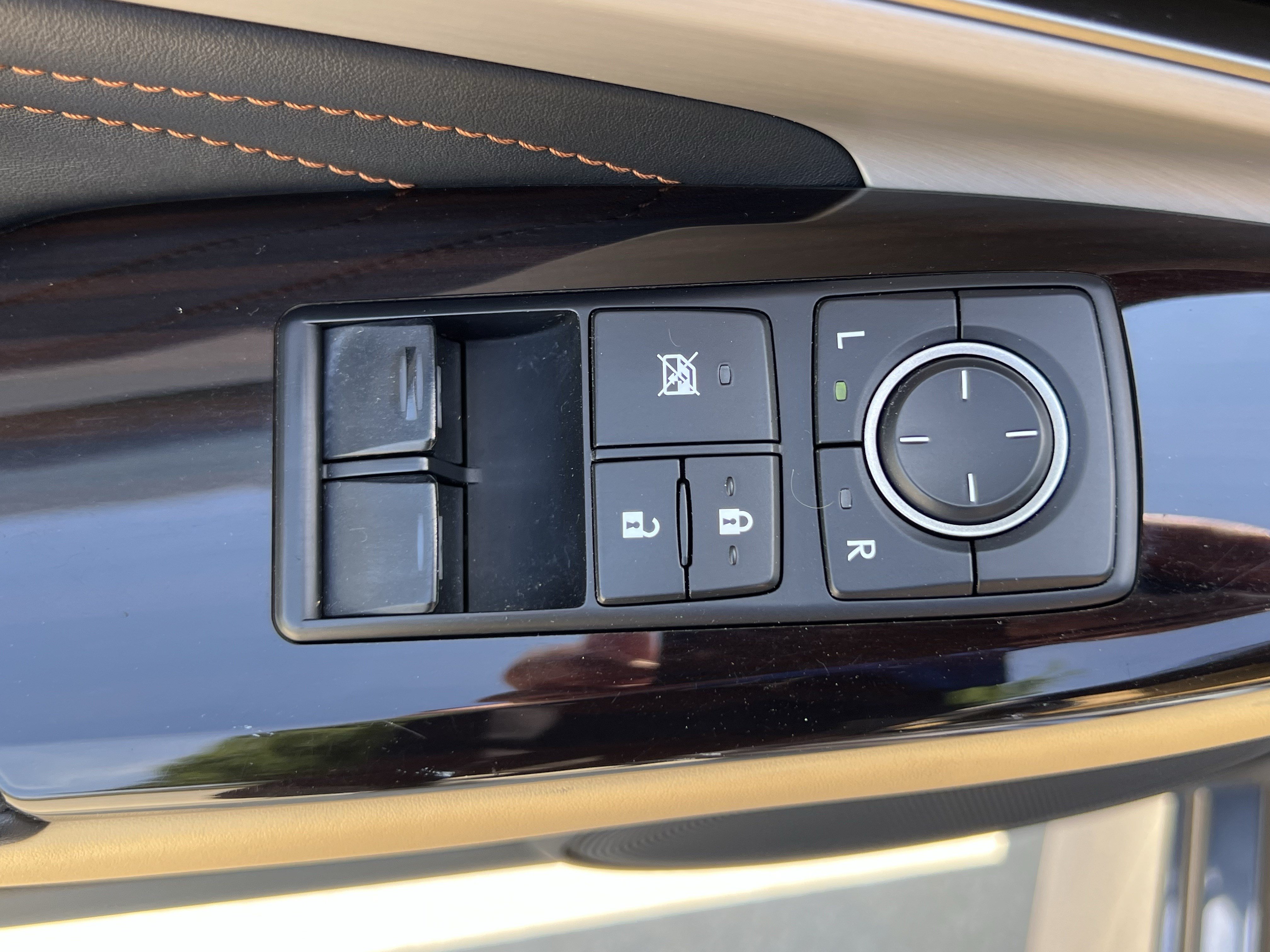 Used 2015 Lexus RC 350 w/ Navigation System Package RWD image 15