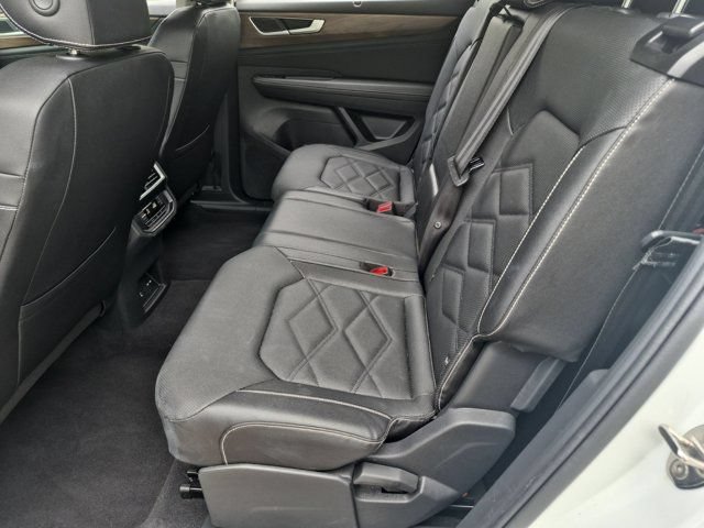 Used 2025 Volkswagen Atlas SE FWD image 27