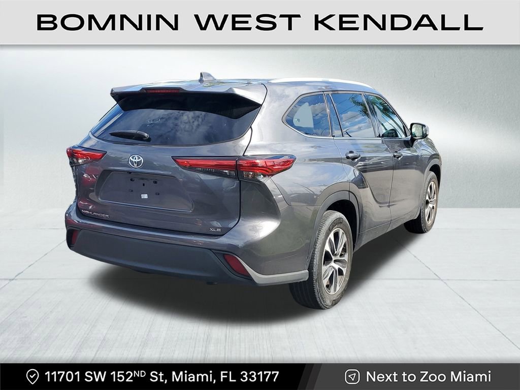 Used 2022 Toyota Highlander XLE image 6