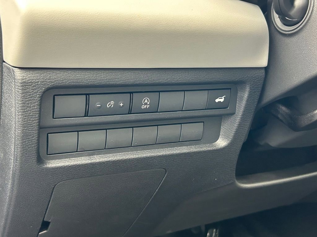 New 2026 Mitsubishi Outlander SE FWD image 16