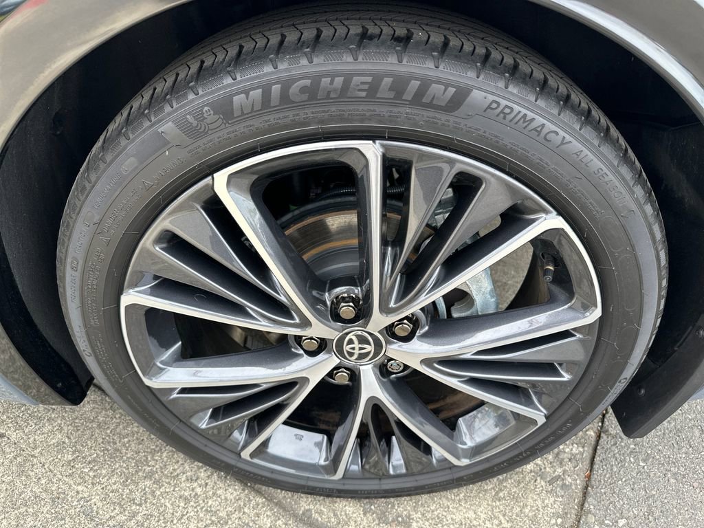 Used 2024 Toyota Prius Limited w/ Limited Premium Package AWD/4WD image 27