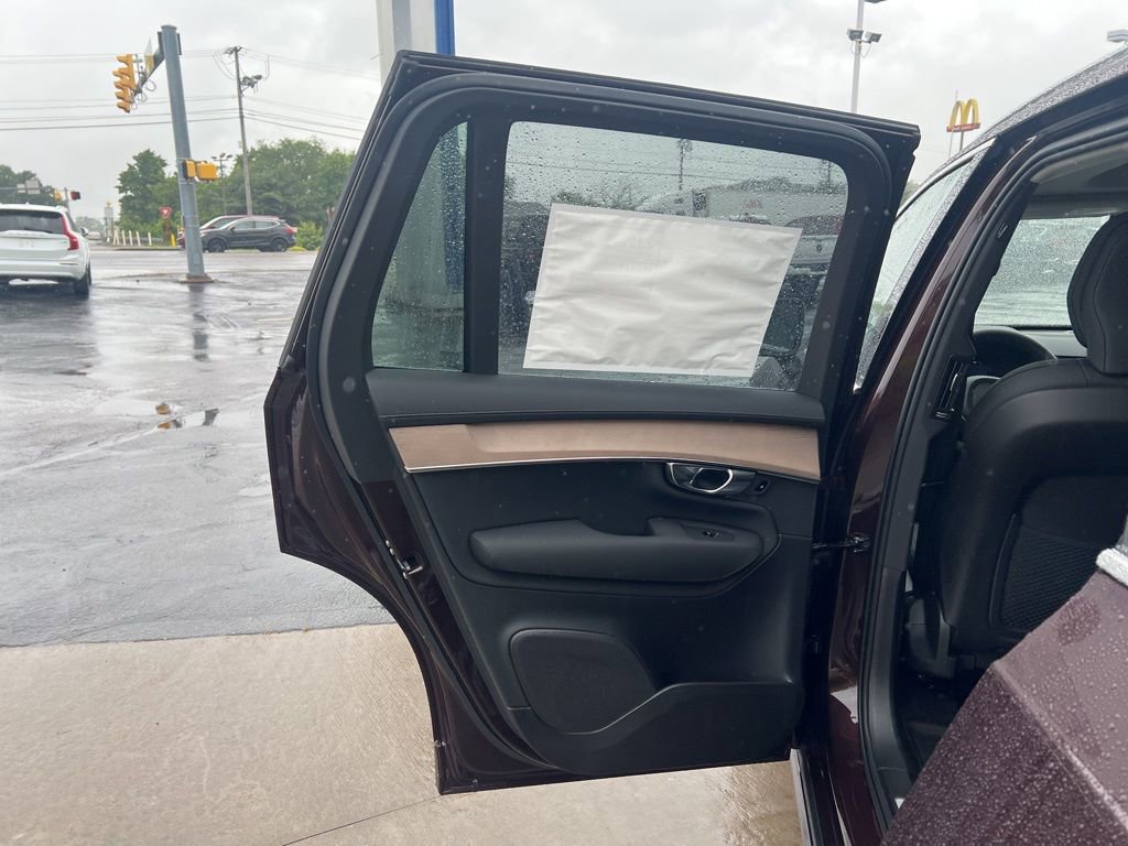 New 2026 Volvo XC90 B6 Plus w/ Protection Package Premier image 28