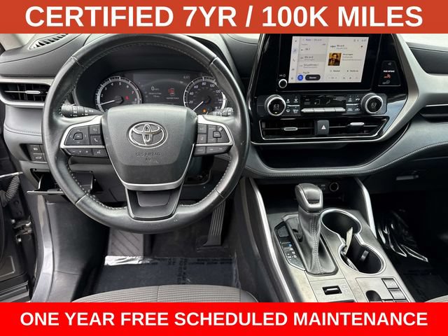 Used 2023 Toyota Highlander LE AWD/4WD image 17